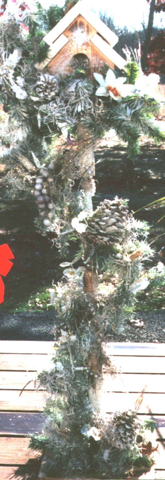 christmasbirdhouse.jpg